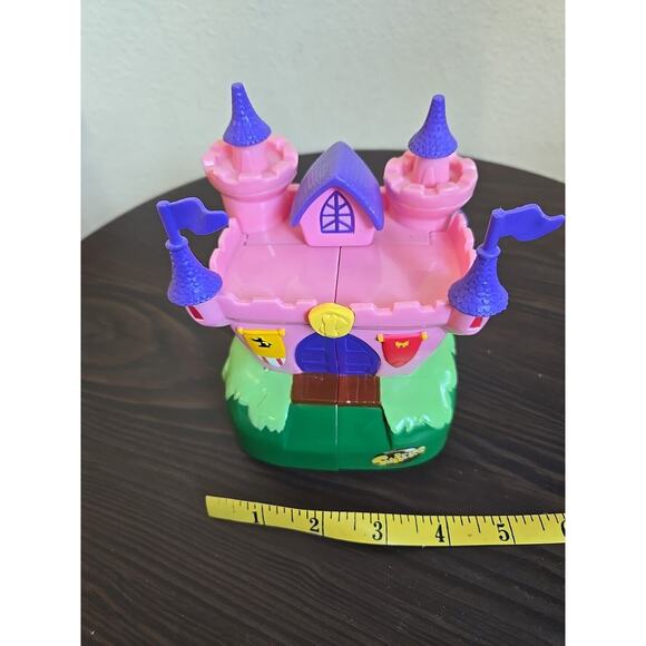 The Original SNUBBIES GIGI Pretty Palace French Poodle Castle Set Toy Quest - Picture 6 of 6